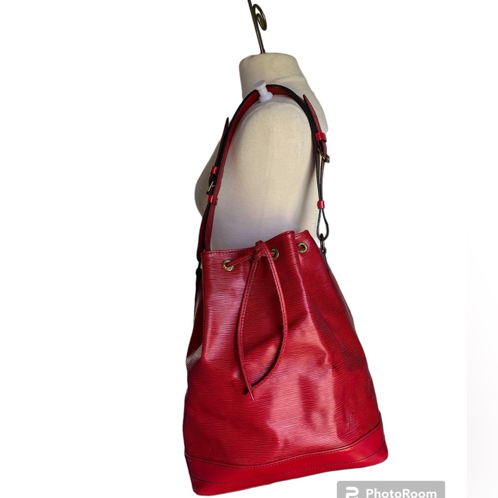 LOUIS VUITTON Epi Noe GM  Shoulder Bag Leather Castilian Red Authenticated